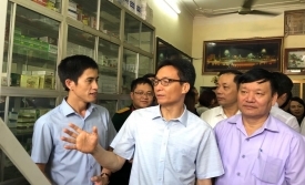 Bộ trưởng Y tế: Việt Nam sẽ “chia tay” hình ảnh mua thuốc dễ như mua rau